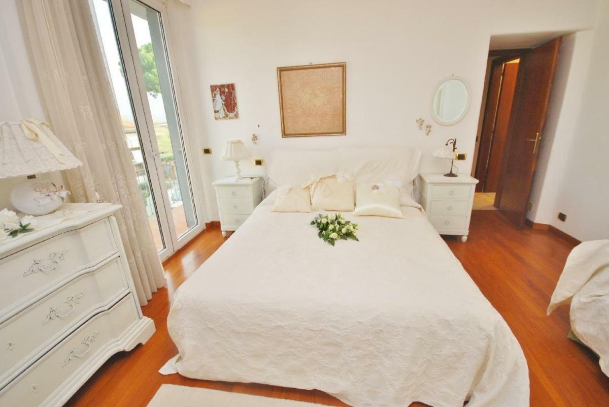 Raffinato Attico Vicino Al Mare Con Solarium Lido Di Camaiore Εξωτερικό φωτογραφία