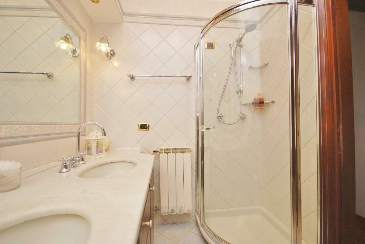 Raffinato Attico Vicino Al Mare Con Solarium Lido Di Camaiore Εξωτερικό φωτογραφία