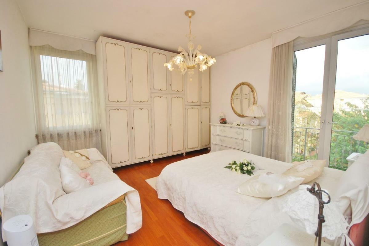 Raffinato Attico Vicino Al Mare Con Solarium Lido Di Camaiore Εξωτερικό φωτογραφία