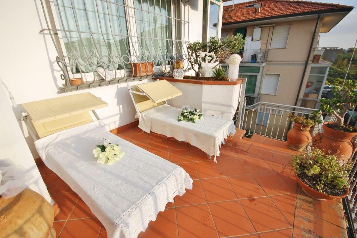 Raffinato Attico Vicino Al Mare Con Solarium Lido Di Camaiore Εξωτερικό φωτογραφία