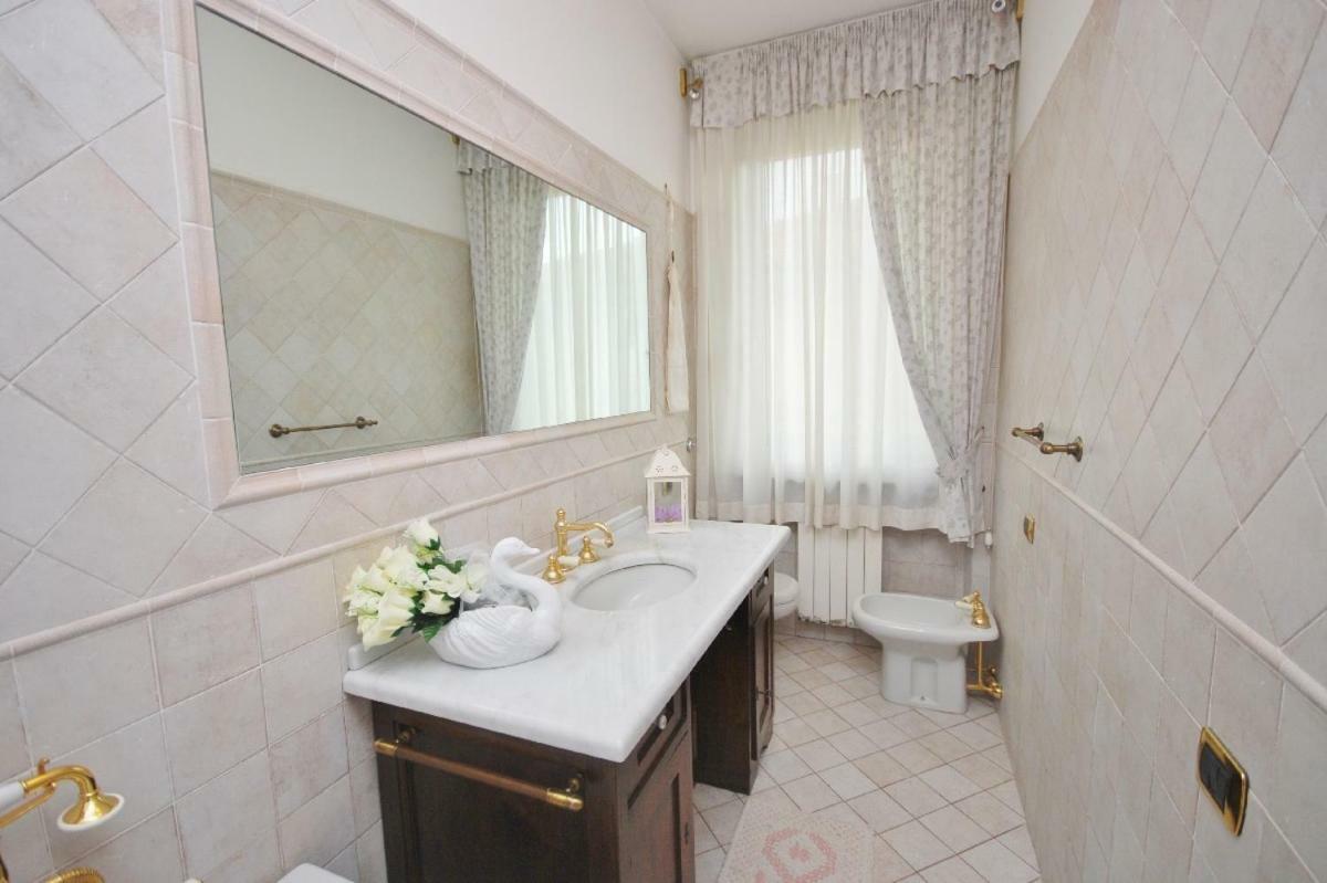 Raffinato Attico Vicino Al Mare Con Solarium Lido Di Camaiore Εξωτερικό φωτογραφία