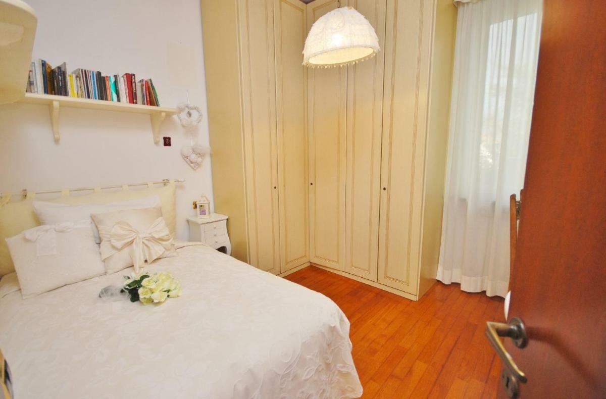 Raffinato Attico Vicino Al Mare Con Solarium Lido Di Camaiore Εξωτερικό φωτογραφία