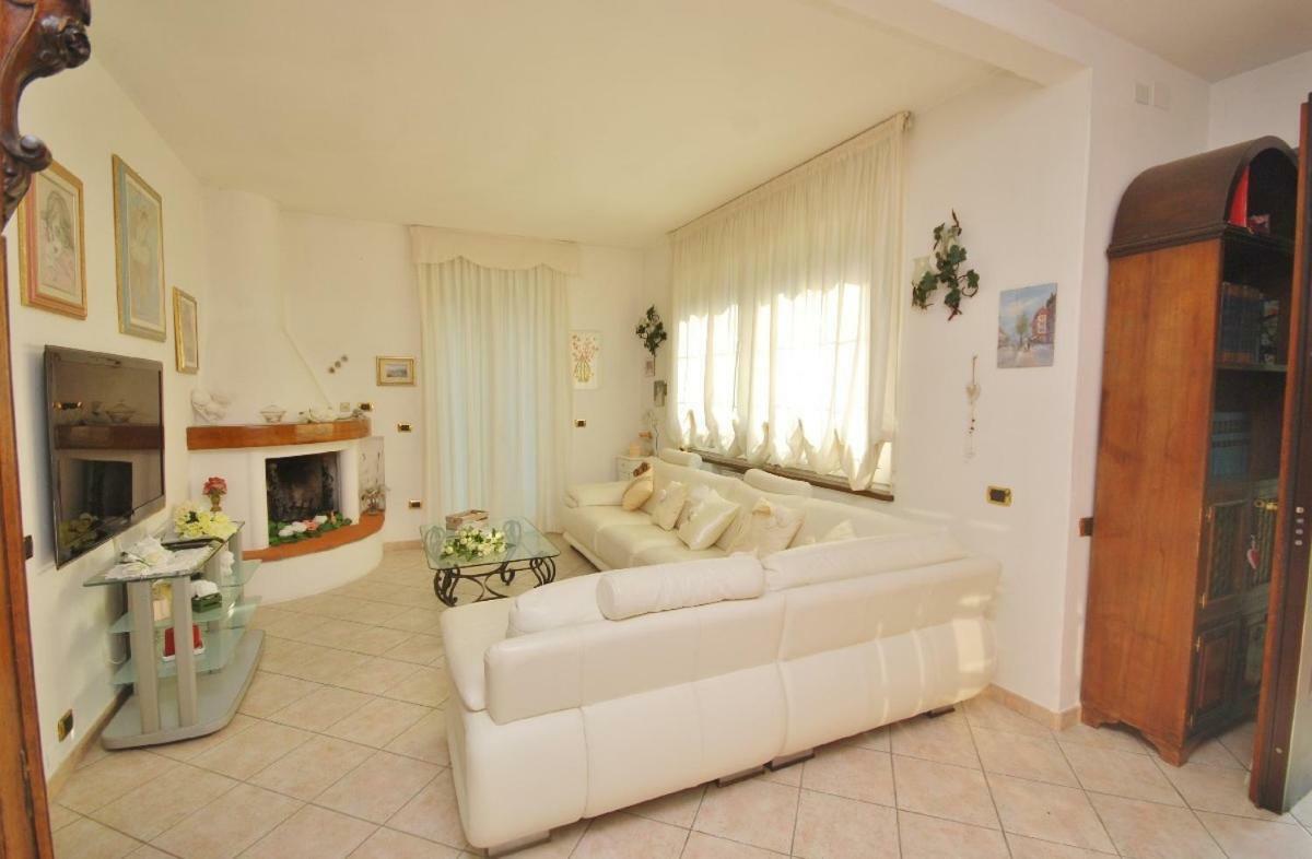 Raffinato Attico Vicino Al Mare Con Solarium Lido Di Camaiore Εξωτερικό φωτογραφία