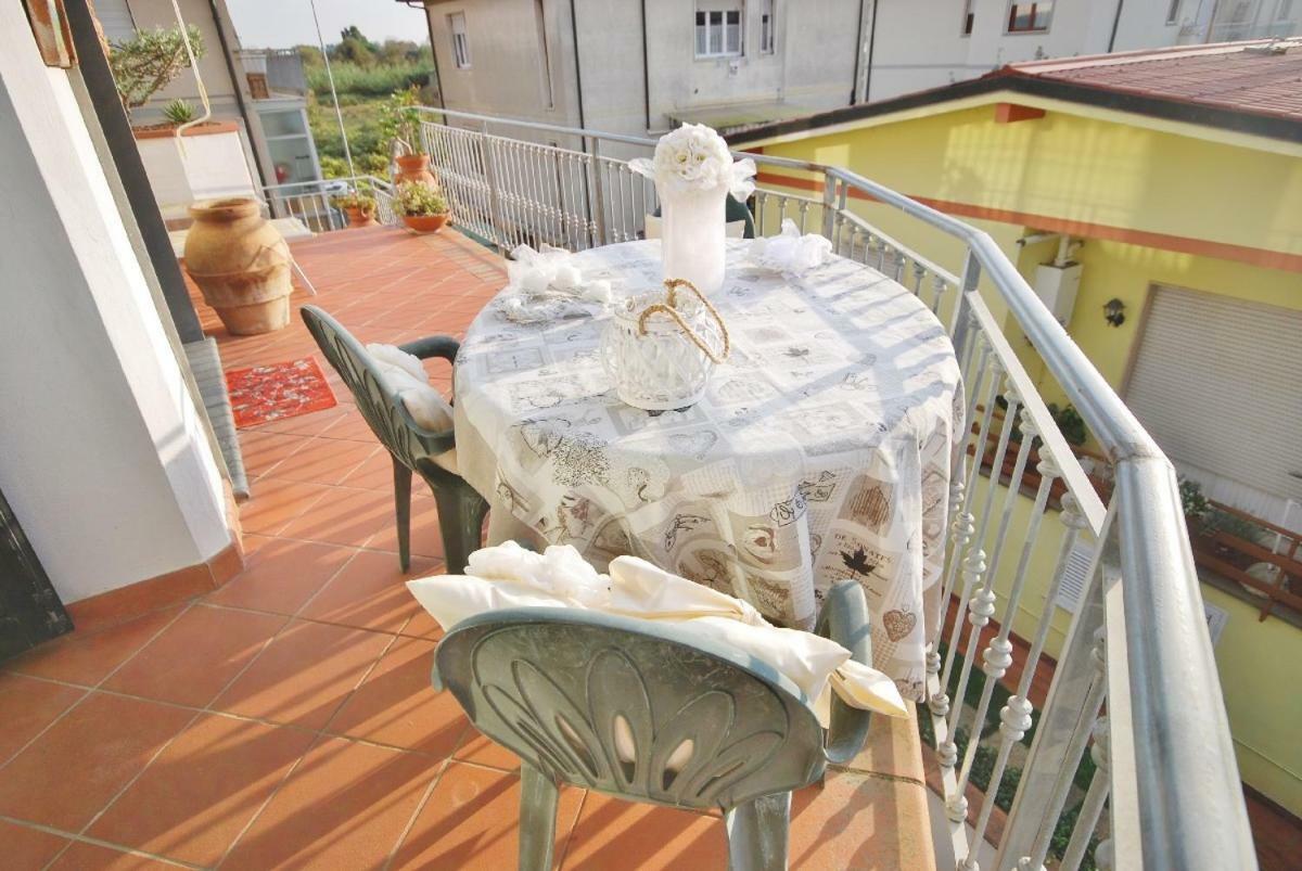 Raffinato Attico Vicino Al Mare Con Solarium Lido Di Camaiore Εξωτερικό φωτογραφία